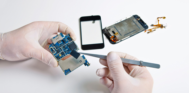 OZ Phone Repairs - Repairing phone